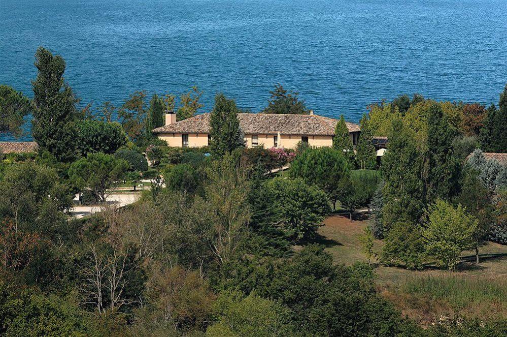 La Penisola Hotel Baschi Exterior photo